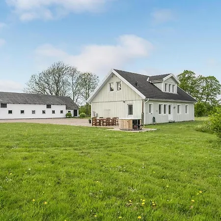4 Bedroom Beautiful In * Sonder Stenderup