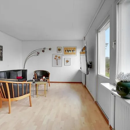 4 Bedroom Beautiful In *
