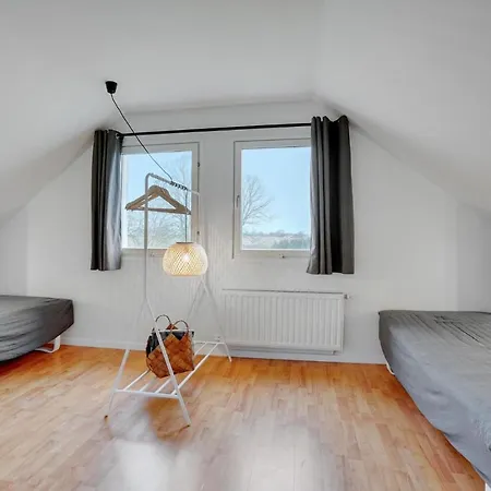 Semesterbostad 4 Bedroom Beautiful In *
