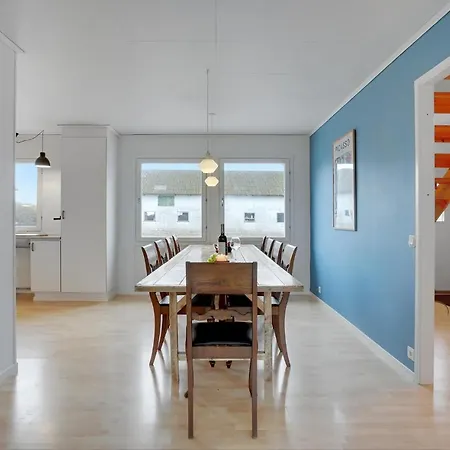 4 Bedroom Beautiful In *