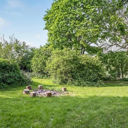 4 Bedroom Beautiful In Sonder Stenderup